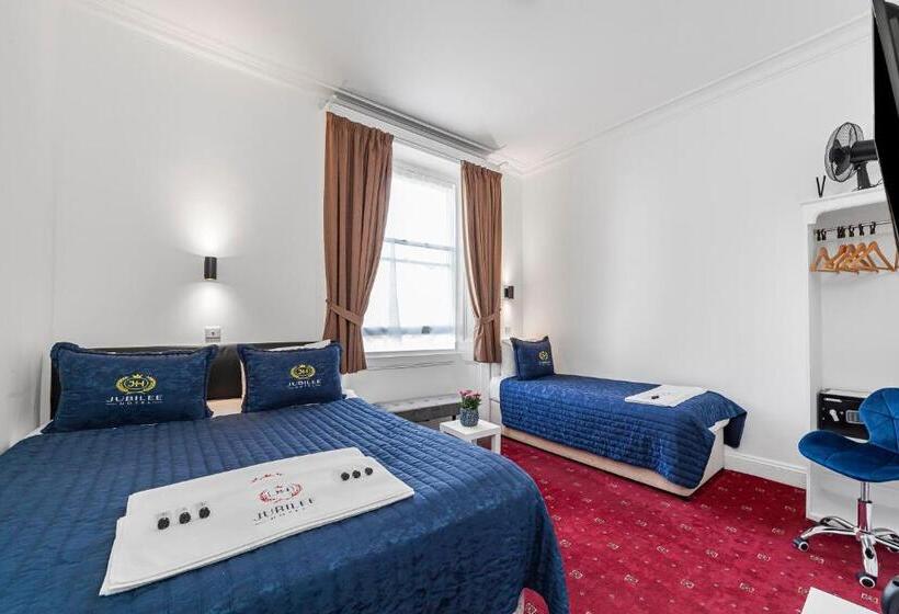 חדר סטנדרט לשלושה, Jubilee Hotel Victoria