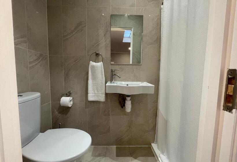 Quarto Familiar, Jubilee Hotel Victoria
