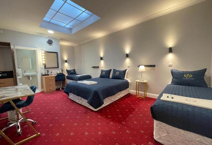 חדר משפחתי, Jubilee Hotel Victoria