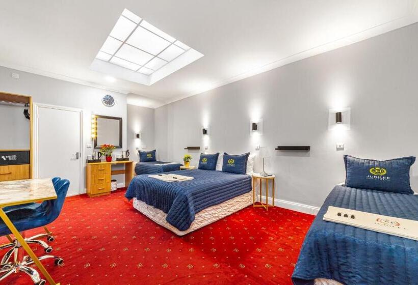 Quarto Familiar, Jubilee Hotel Victoria