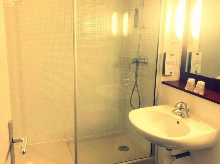 חדר סטנדרט מיטה זוגית, Kyriad Chantilly Sud  Luzarches