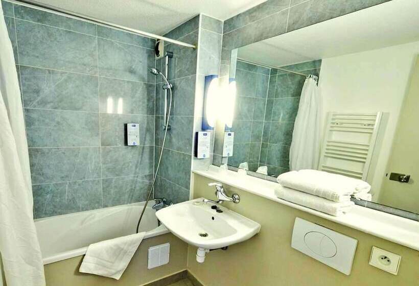 חדר סטנדרט מיטה זוגית, Kyriad Chantilly Sud  Luzarches