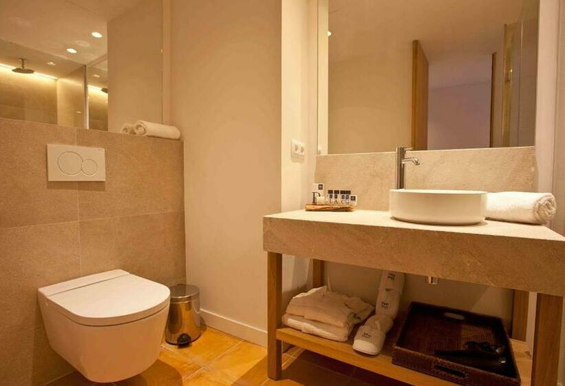 اتاق استاندارد سه نفره, Mon Port Hotel & Spa