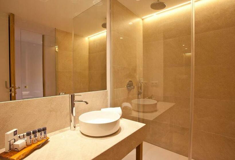 اتاق خانوادگی, Mon Port Hotel & Spa