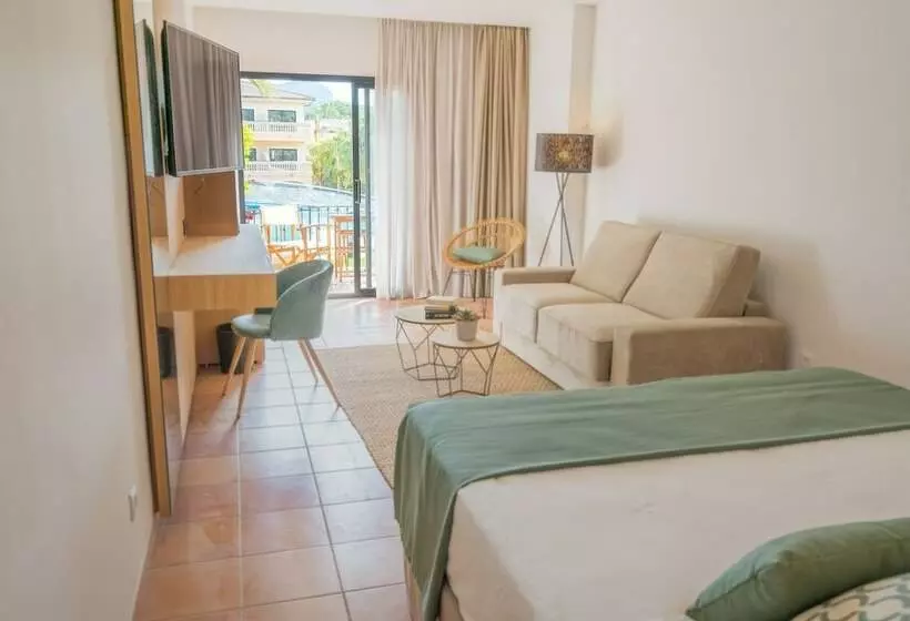 سوییت جونیور, Mon Port Hotel & Spa