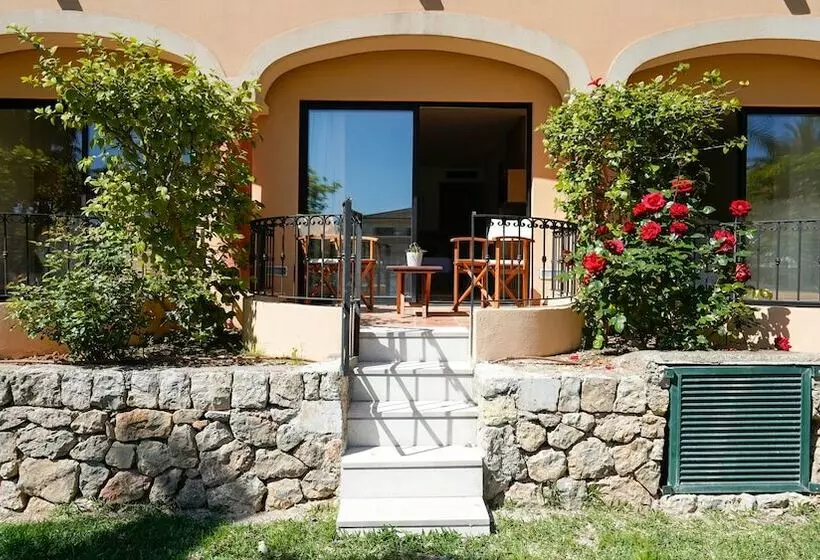 سوییت جونیور, Mon Port Hotel & Spa