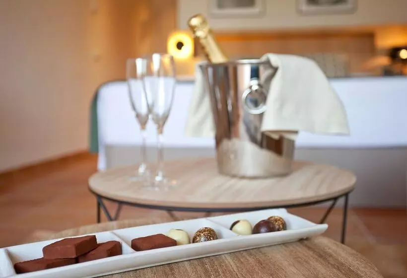 اتاق بزرگ با دسترسی به اسپا, Mon Port Hotel & Spa