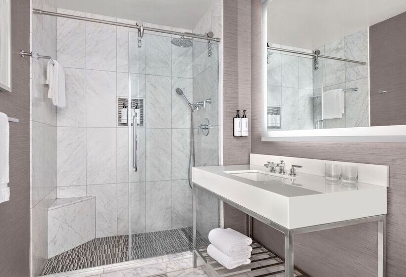 带大床的豪华间, The Muse New York