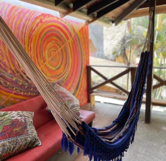 تختخواب در اتاق مشترک, Casa Del Sol