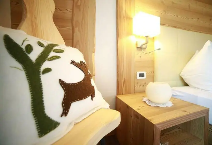Standard Kolmen Hengen Huone, Alpenhotel La Montanara