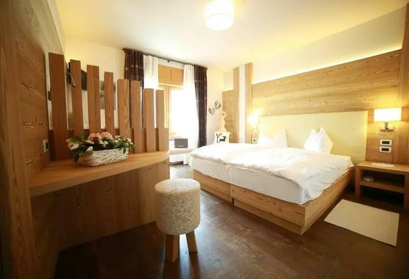 Standard Kolmen Hengen Huone, Alpenhotel La Montanara