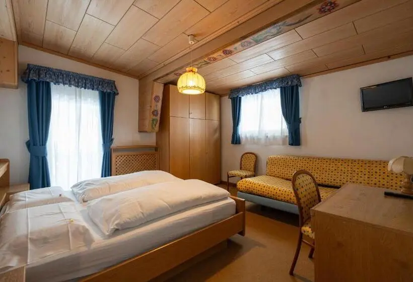 Standard Kolmen Hengen Huone, Alpenhotel La Montanara