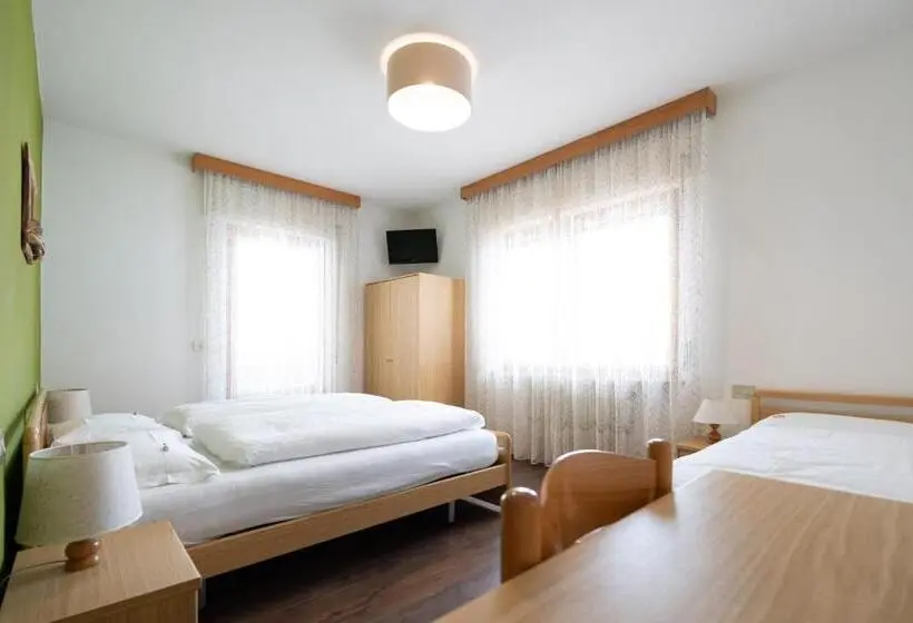 Standard Kolmen Hengen Huone, Alpenhotel La Montanara