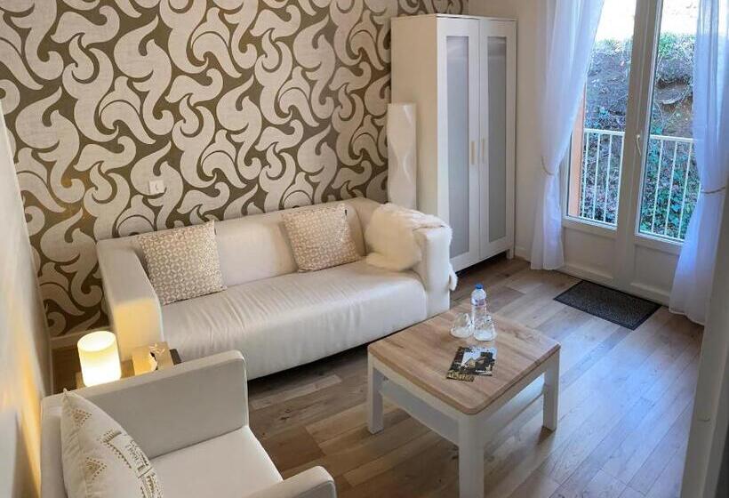 جناح مزود بتراس, B&b Le Saut De La Bergère