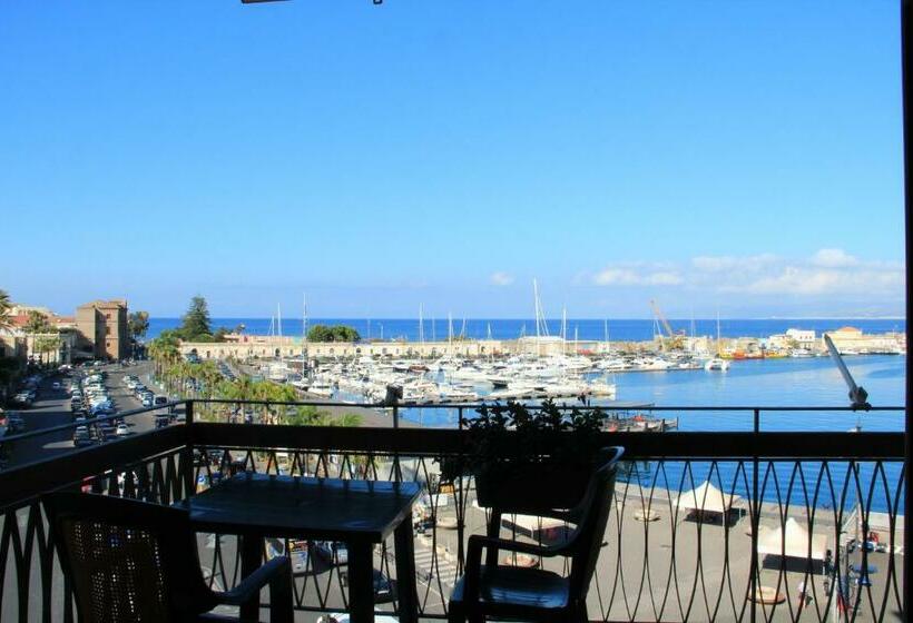 Номер Deluxe Вид на Море с Балконом, B.&b Margaret's House