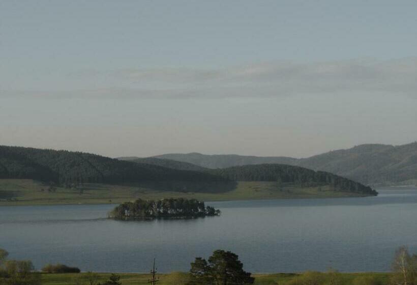 جناح دور أخير, Family Hotel Eterno