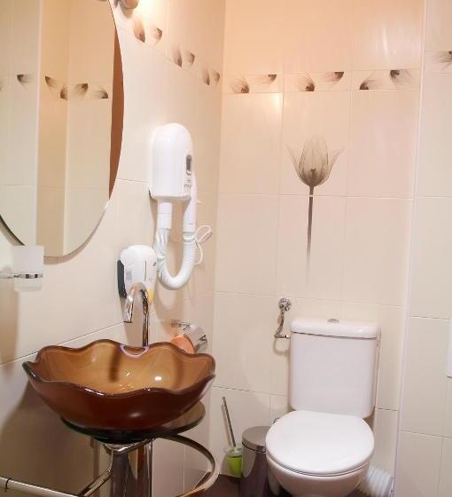 جناح عائلي, Family Hotel Eterno