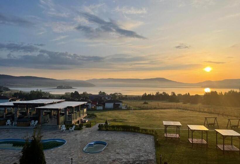 جناح دور أخير, Family Hotel Eterno