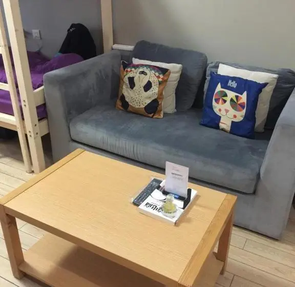 バスルーム共同エコノミー4人部屋, He&her Youth Hostel