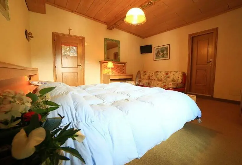 Standard Kolmen Hengen Huone, Alpenhotel La Montanara
