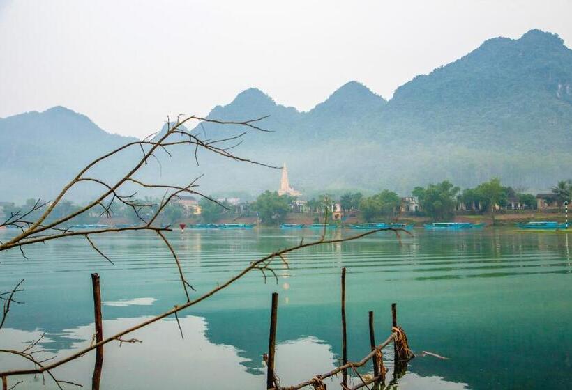 اتاق استاندارد با چشم‌انداز کوهستان, Oxalis Home