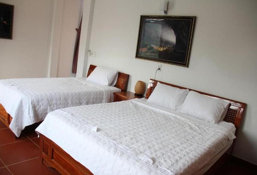 اتاق استاندارد با چشم‌انداز کوهستان, Oxalis Home