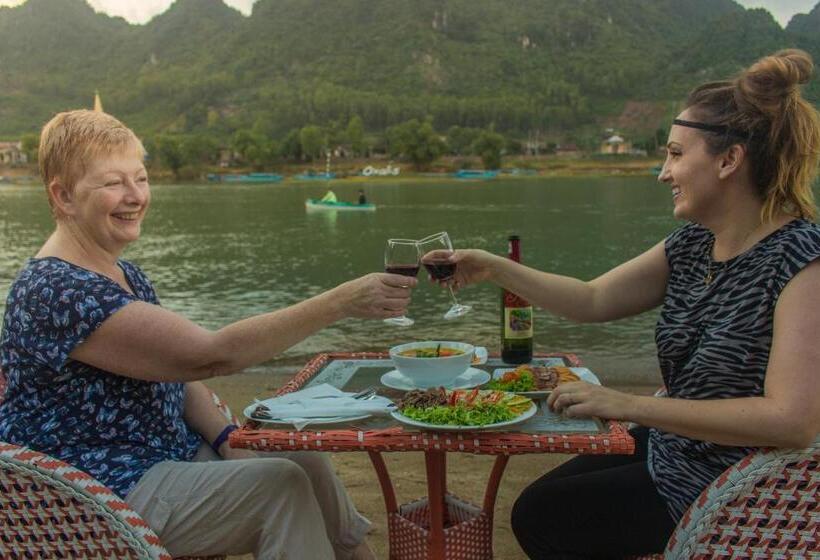 اتاق استاندارد با چشم‌انداز کوهستان, Oxalis Home