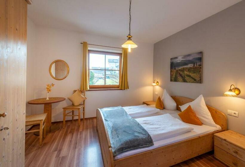 شقة غرفة واحدة, Weinberghof