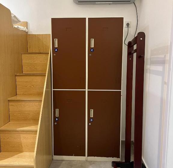 Кровать в Общей Комнате, Jingdezhen International Youth Hostel