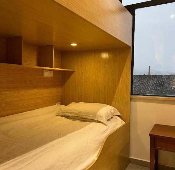 Кровать в Общей Комнате, Jingdezhen International Youth Hostel