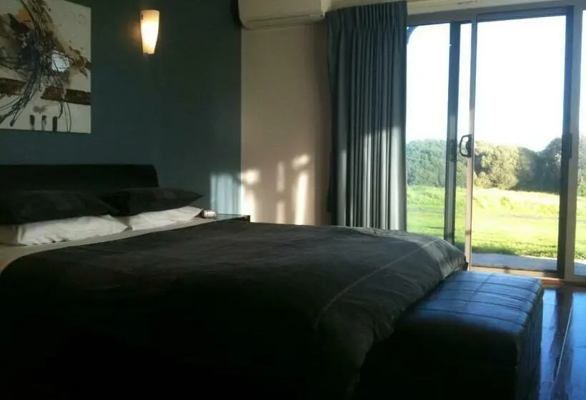キングサイズベッドのスタンダードルーム, Swan Lake Guest House