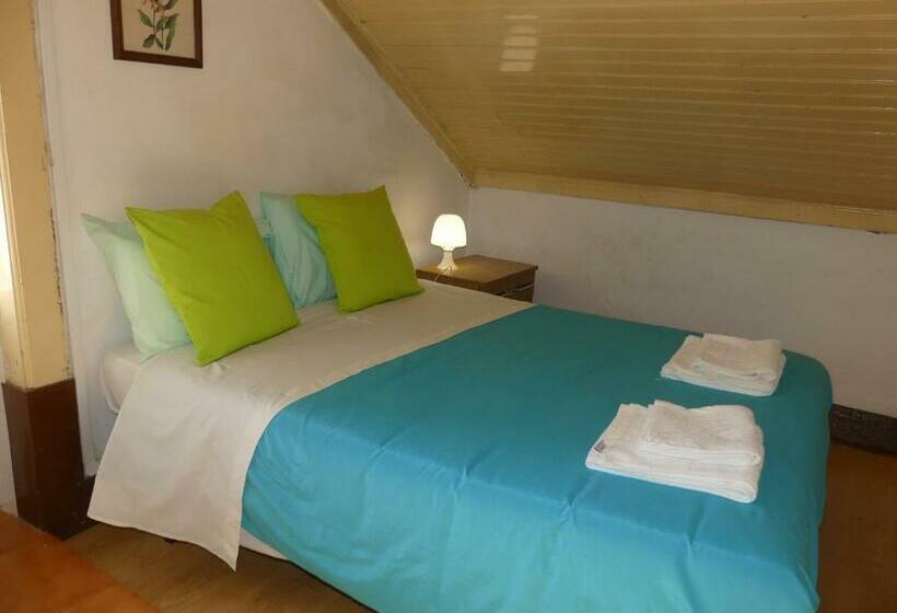 اتاق استاندارد با سرویس بهداشتی مشترک, Pensão Santa Cruz