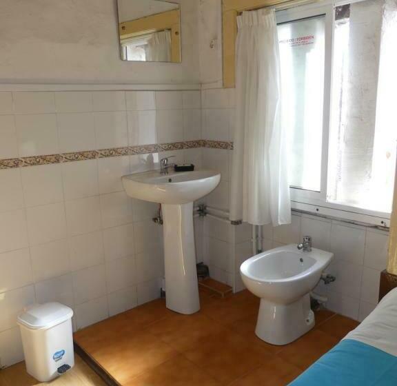 اتاق استاندارد با سرویس بهداشتی مشترک, Pensão Santa Cruz