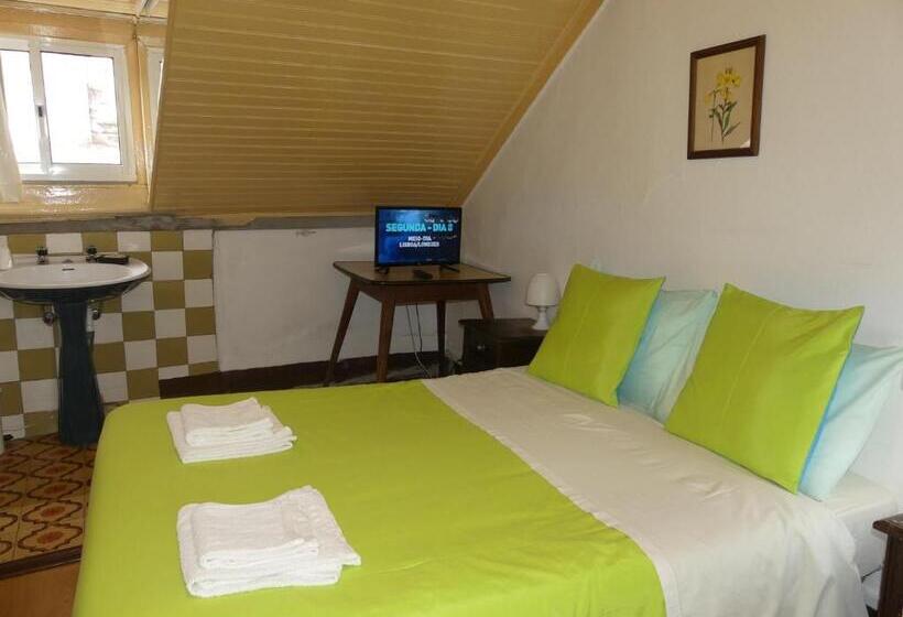 اتاق استاندارد با سرویس بهداشتی مشترک, Pensão Santa Cruz