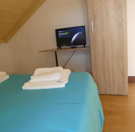 اتاق استاندارد با سرویس بهداشتی مشترک, Pensão Santa Cruz