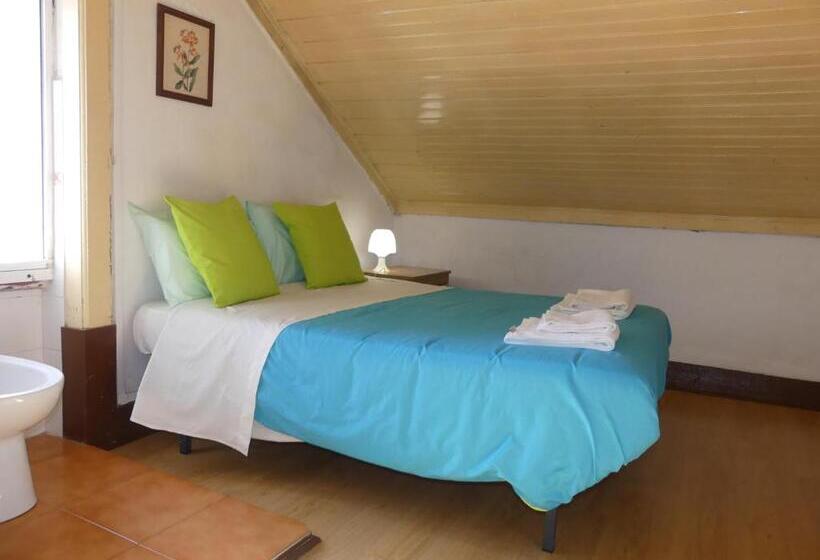 اتاق استاندارد با سرویس بهداشتی مشترک, Pensão Santa Cruz