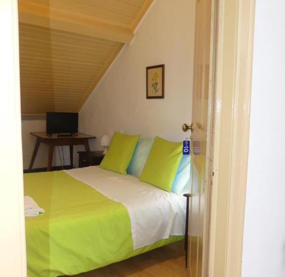 اتاق استاندارد یک تخته با سرویس بهداشتی مشترک, Pensão Santa Cruz