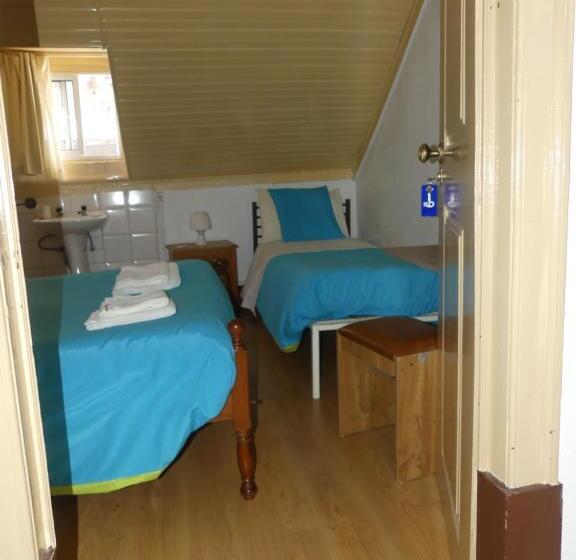 اتاق استاندارد سه تخته با سرویس بهداشتی مشترک, Pensão Santa Cruz