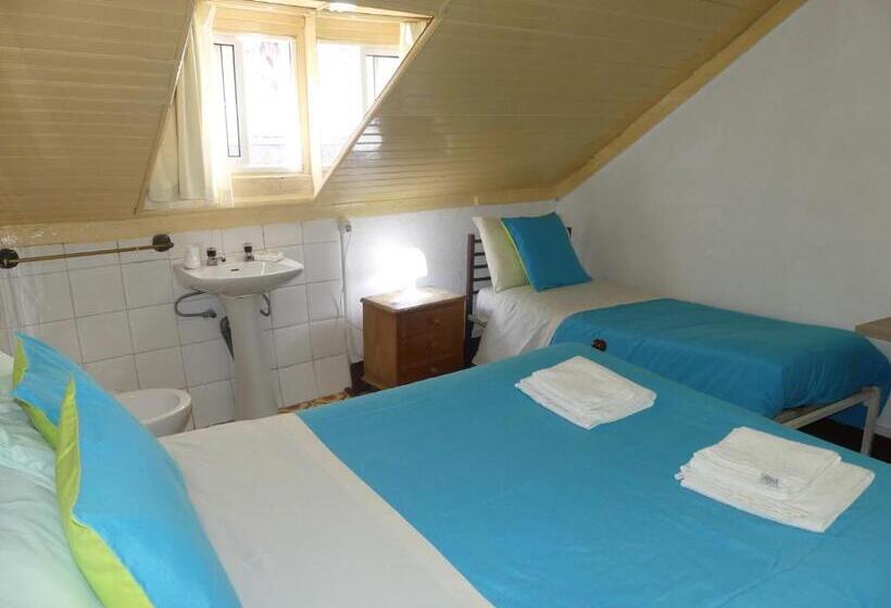 اتاق استاندارد سه تخته با سرویس بهداشتی مشترک, Pensão Santa Cruz