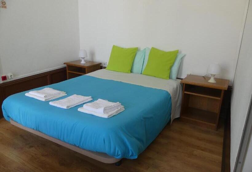 اتاق استاندارد چهار تخته, Pensão Santa Cruz