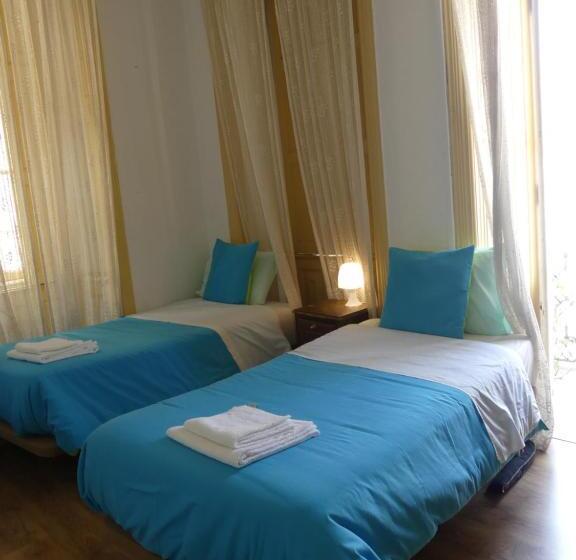 اتاق استاندارد چهار تخته, Pensão Santa Cruz