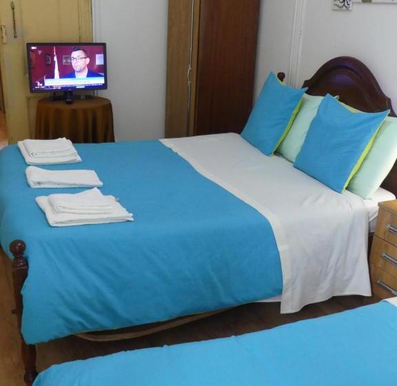 اتاق استاندارد سه نفره, Pensão Santa Cruz