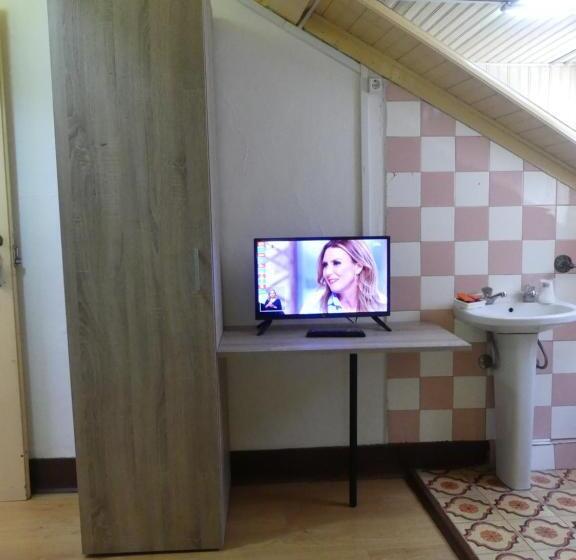 اتاق استاندارد سه تخته با سرویس بهداشتی مشترک, Pensão Santa Cruz