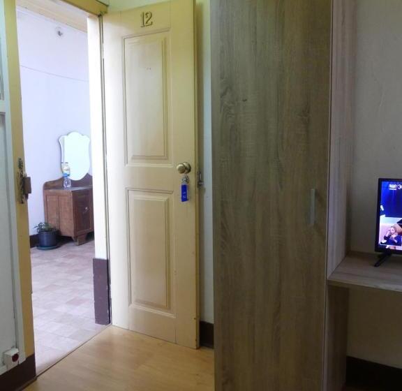 اتاق استاندارد سه تخته با سرویس بهداشتی مشترک, Pensão Santa Cruz