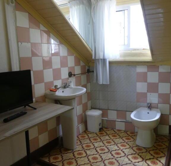 اتاق استاندارد سه تخته با سرویس بهداشتی مشترک, Pensão Santa Cruz