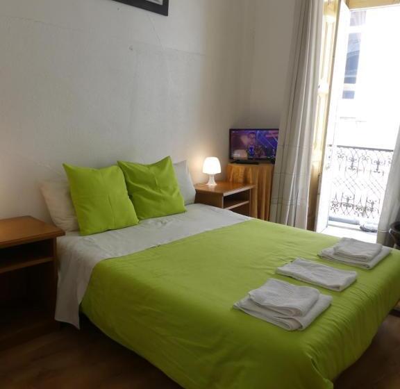 اتاق استاندارد با سرویس بهداشتی مشترک, Pensão Santa Cruz