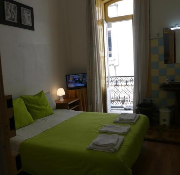 اتاق استاندارد با سرویس بهداشتی مشترک, Pensão Santa Cruz