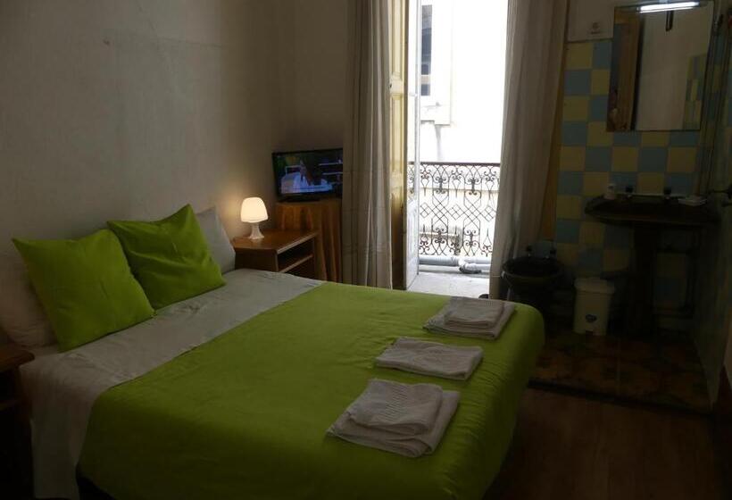 اتاق استاندارد با سرویس بهداشتی مشترک, Pensão Santa Cruz