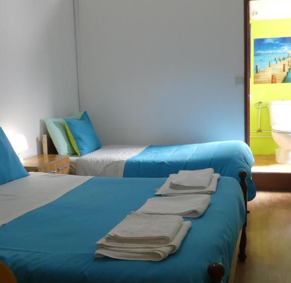 اتاق استاندارد سه نفره, Pensão Santa Cruz