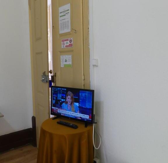 اتاق استاندارد سه نفره, Pensão Santa Cruz